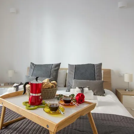 6 Stars Apartment